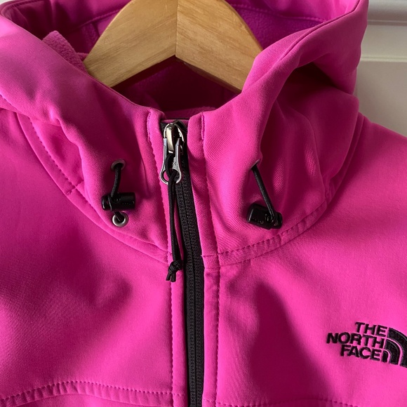 NORTH FACE WOMEN'S HOODED WIND BREAKER STYLE JACKET SIZE SMALL - Picture 3 of 13